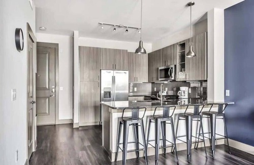 Richardson Apartment | Boulevard Stays Dashing 1BR Suite Pool, Parking Gym H