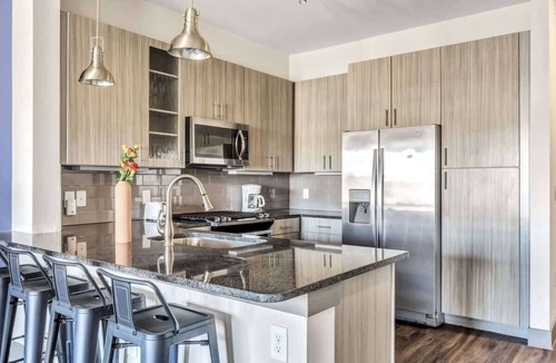 Collin County Apartment | Boulevard Stays Dashing 1BR Suite Pool, Parking Gym I