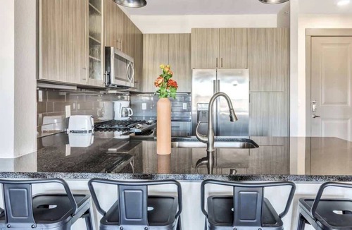 Collin County Apartment | Boulevard Stays Dashing 1BR Suite Pool, Parking Gym I
