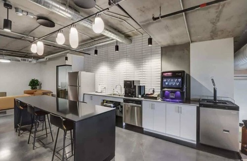 Downtown Phoenix Apartment | Boulevard Stays Downtown Highrise STU Sky Pool, Parking, Gym 09