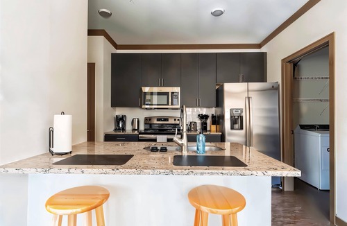 Middletown Apartment | Boulevard Stays Elegant 1BR Pool, Gym & Secure Parking