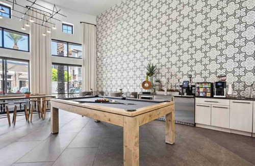Glendale Sports and Entertainment District Apartment | Boulevard Stays Luxe 2BR by the Stadium Pool, Parking, Gym 05