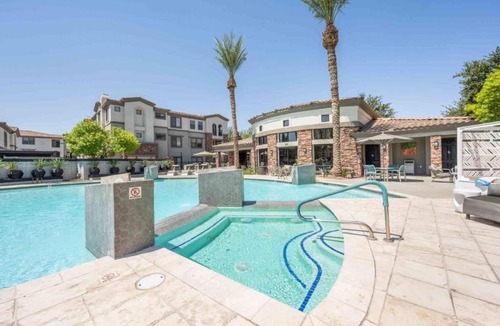 Glendale Sports and Entertainment District Apartment | Boulevard Stays Luxe 2BR by the Stadium Pool Parking Gym 05