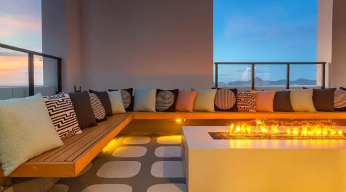 Evans Churchill Apartment | Boulevard Stays Scenic Studio Escape with Pool & Gym Access