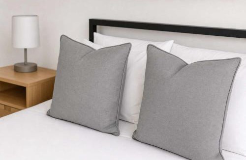 Evans Churchill Apartment | Boulevard Stays Scenic Studio Escape with Pool & Gym Access