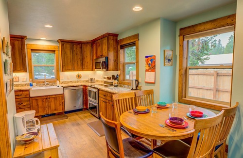 West Yellowstone House | Boundary Basecamp Unit B | Walk to Yellowstone