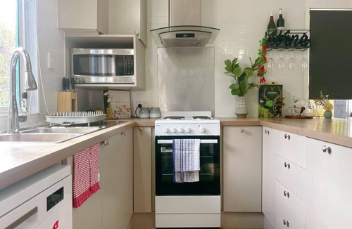 Warrane House | Bounty Family Retreat - Close to CBD and Airport