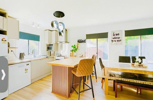 Warrane House | Bounty Family Retreat - Close to CBD and Airport