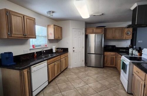 Pirates Beach House | Bounty Pet Friendly · Entertain & Relax at our Beach Home - Pet Friendly
