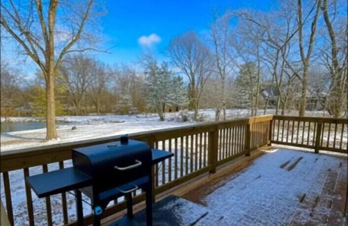 West Newton Apartment | Bourbon Barrel Cabin on Lake Near Airport Downtown