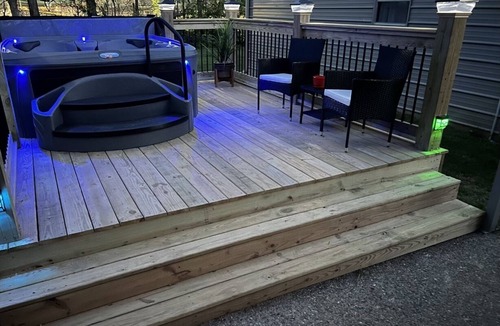 Buechel House | "Bourbon Bungalow, Kentucky Derby available, Hot tub!"