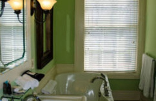 Bardstown Bed & Breakfast | Bourbon Manor B&B
