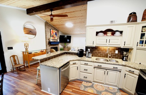 Buechel House | Bourbon Trail Lodge, Kentucky Derby, close to Louisville, Bardstown!