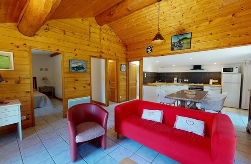 Les Martys House | Bourbouls - LES MARTYS