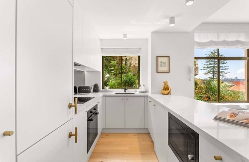 Kirribilli Apartment | Boutique 2-Bed with Stunning Sydney Harbour Views
