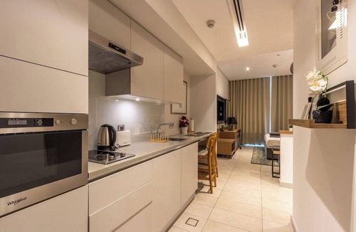 Jadaf Apartment | Boutique Affini Studio w/Balcony, Pool & Gym