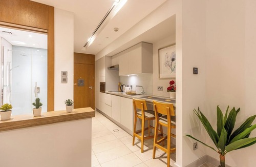 Jadaf Apartment | Boutique Affini Studio w/Balcony, Pool & Gym