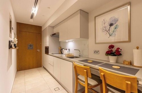 Jadaf Apartment | Boutique Affini Studio w/Balcony, Pool & Gym
