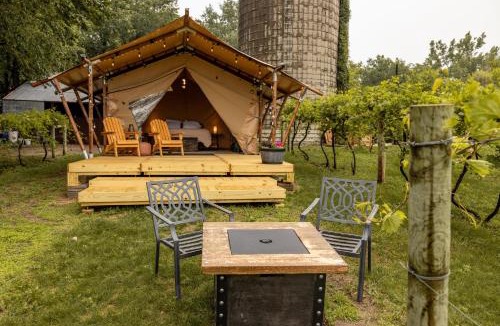 Currie Other | Boutique Vineyard Stay at Painted Prairie
