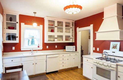 Cherry Valley House | BoutiqueVictorian*FamilyFriendly*VillageEats&Parks