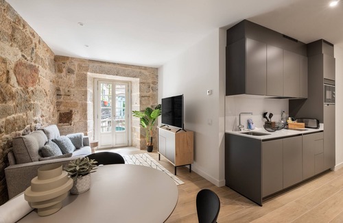 Casco Vello Apartment | Bow Monumental by Como en Casa