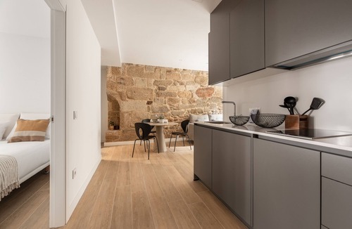 Casco Vello Apartment | Bow Monumental by Como en Casa
