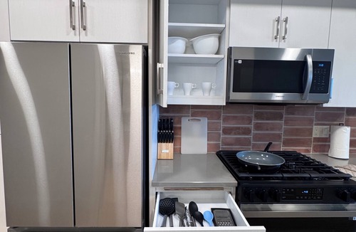 Midway District Apartment | Bowen: Comfortable 1-Bedroom Escape in San Diego with WiFi & AC