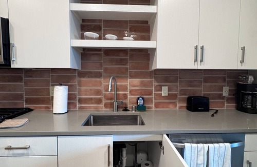 Midway District Apartment | Bowen: Comfortable 1-Bedroom Escape in San Diego with WiFi & AC