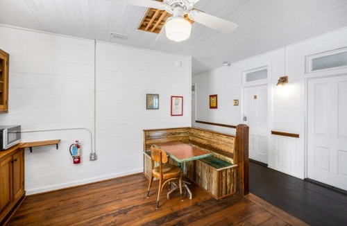 Historic Downtown Apalachicola House | Bowery Inn | Sunshine's Sojourn