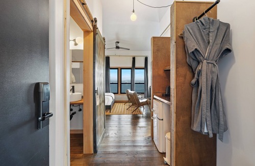 Astoria Hotel | Bowline Hotel