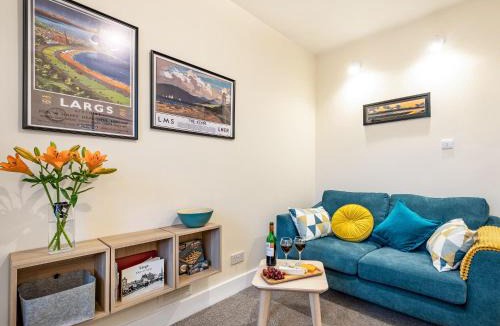 Largs House | Boyd Apartment