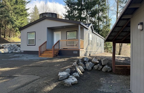 Randle House | Boyd Road Base Camp - Gateway to the Mountains