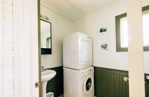Green Gables House | Boyles Lane Cozy Cottage