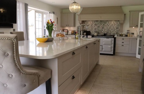Earls Barton House | Bozeat House - Country Retreat