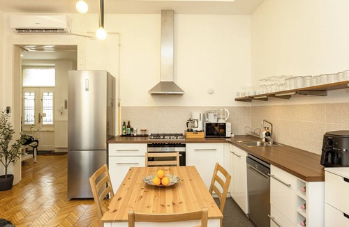 Erzsebetvaros Apartment | BP Sky - Spacious four bedroom in central Budapest
