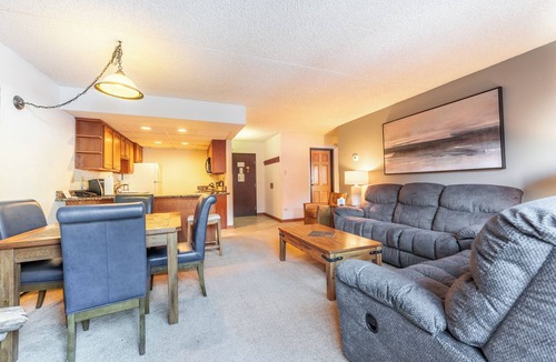 Peak 9 Apartment | Br13100b