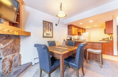 Peak 9 Apartment | Br13100b