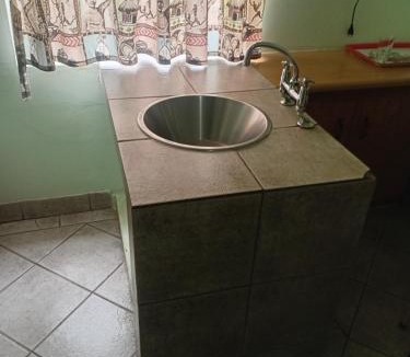 Gaborone Bed & Breakfast | Brackendene Lodge