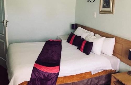 Gaborone Bed & Breakfast | Brackendene Lodge