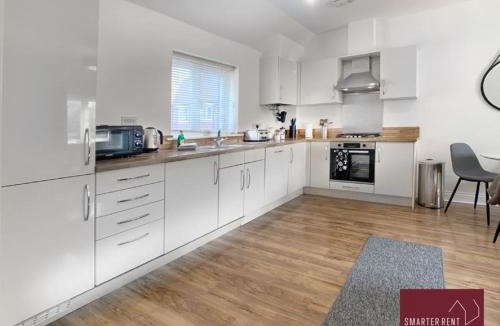 Wokingham House | Bracknell - Maisonette Parking 2Bed
