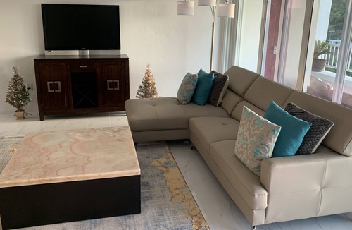 Estate Lovenlund Condo | Brad's Hideaway