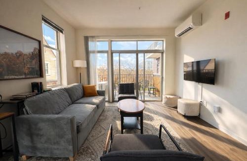 Lower East Side Apartment | Brady St Oasis - Walkable & Quiet Neighborhood + Private Balcony - Sleeps 5