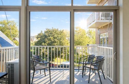 Lower East Side Apartment | Brady St Oasis - Walkable & Quiet Neighborhood + Private Balcony - Sleeps 5