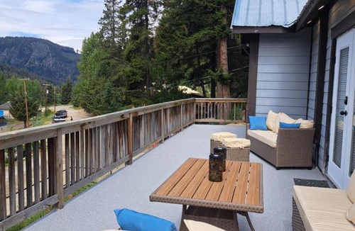 Squamish-Lillooet Regional District House | Bralorne Suites & rooms