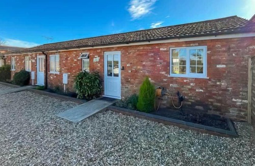 Skegness House | Bramble Cottage Private Fishing Lake Dogs Welcome