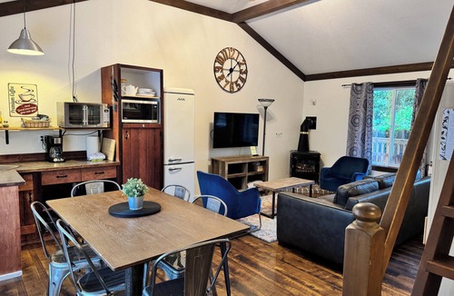 Harrison Hot Springs Hotel | Bramblebank Cottages