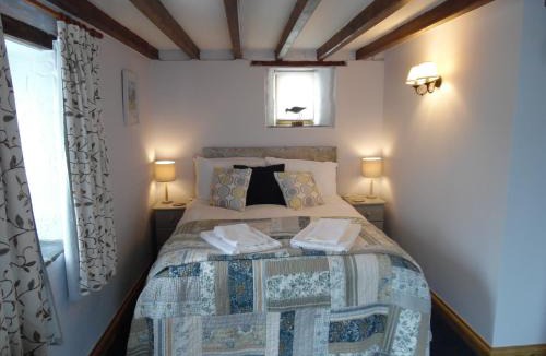 Brazzacott House | Brambles Cottage