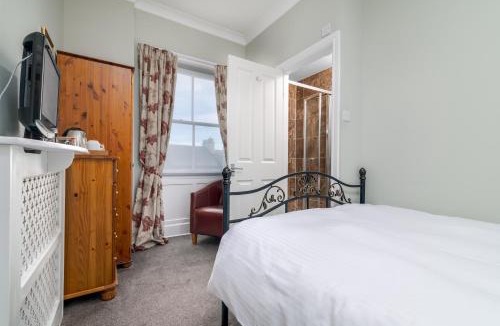 West Cliff Bed & Breakfast | Bramblewick