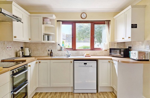 Singleton Cottage | Bramley Cottage - sleeps 6 guests in 3 bedrooms
