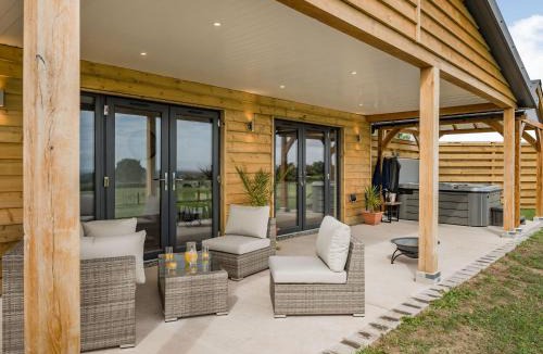 Kington House | Bramley Lodge - Uk38384